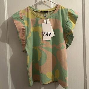 New with tags Zara Ruffled Jacquared Top